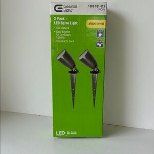NIP Commercial Electric 2 Pack - LED Spike Landscape Light, 550 Lumenw w/2' Cord
